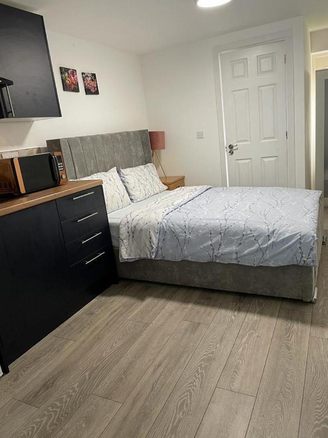 Brand New Studio Apartment With Beautiful Kitchen-Close To Liverpool City Centre エクステリア 写真